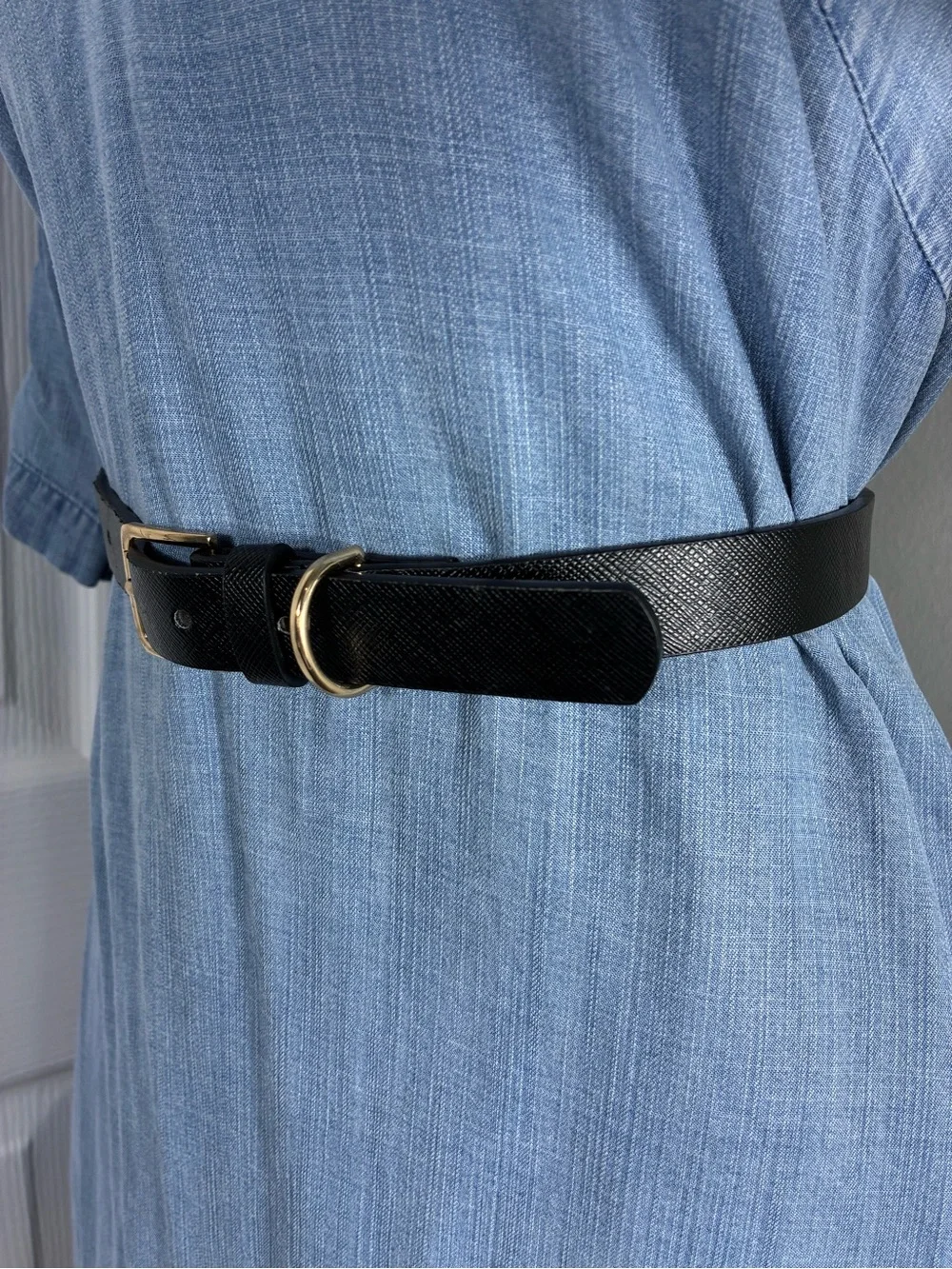 Juicy Couture Womens belt Sz L Black Textured faux leather with Gold Buckle
